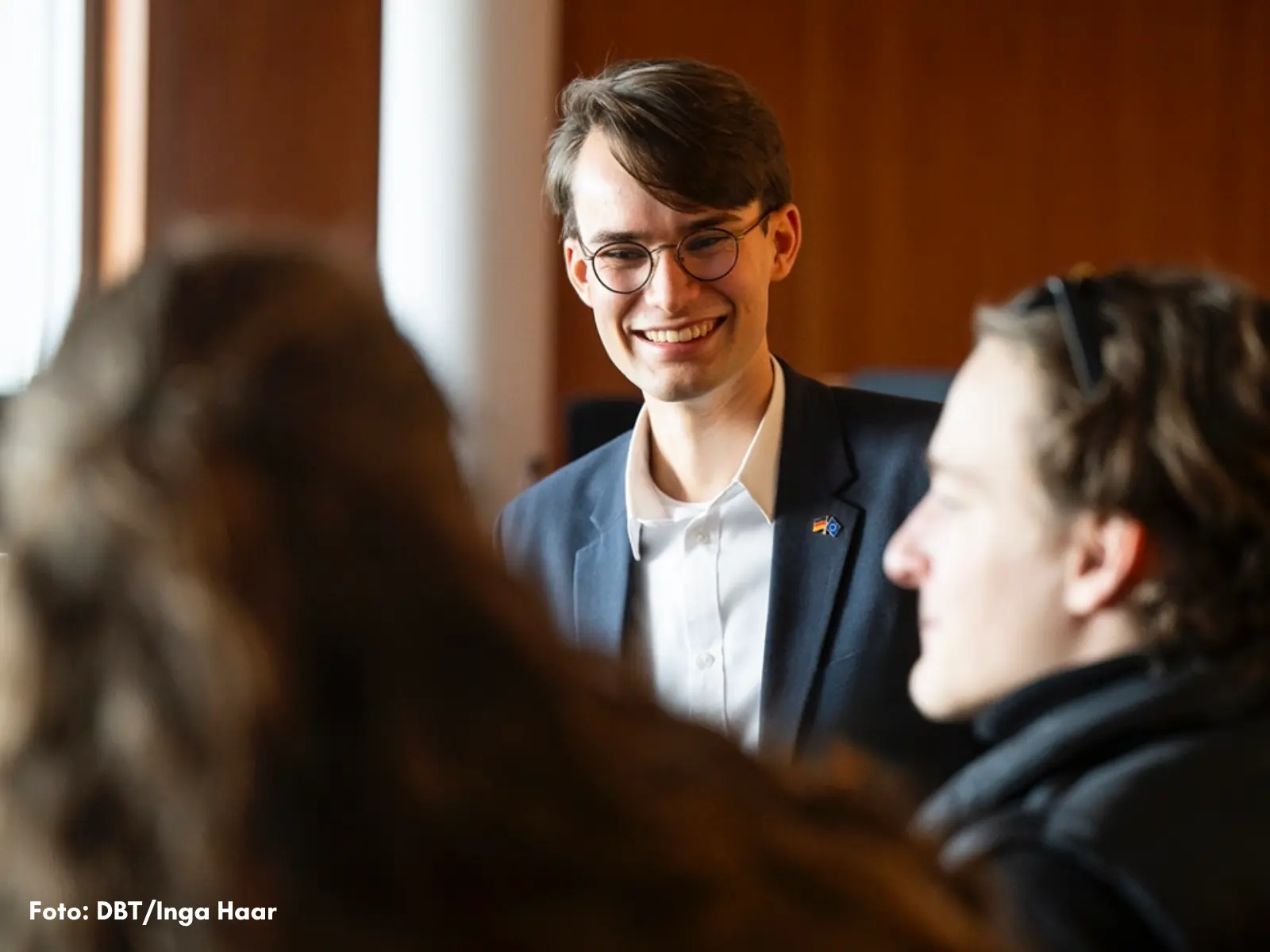 Arthur Röben im Gespräch im Deutschen Bundestag